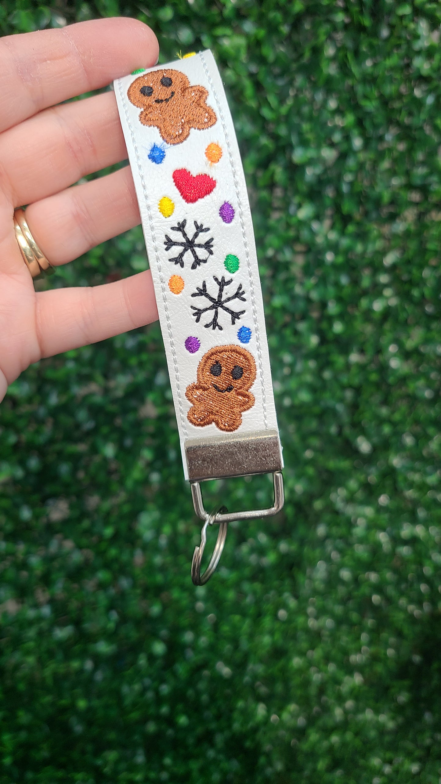 Gingerbread Wristlet ❄️