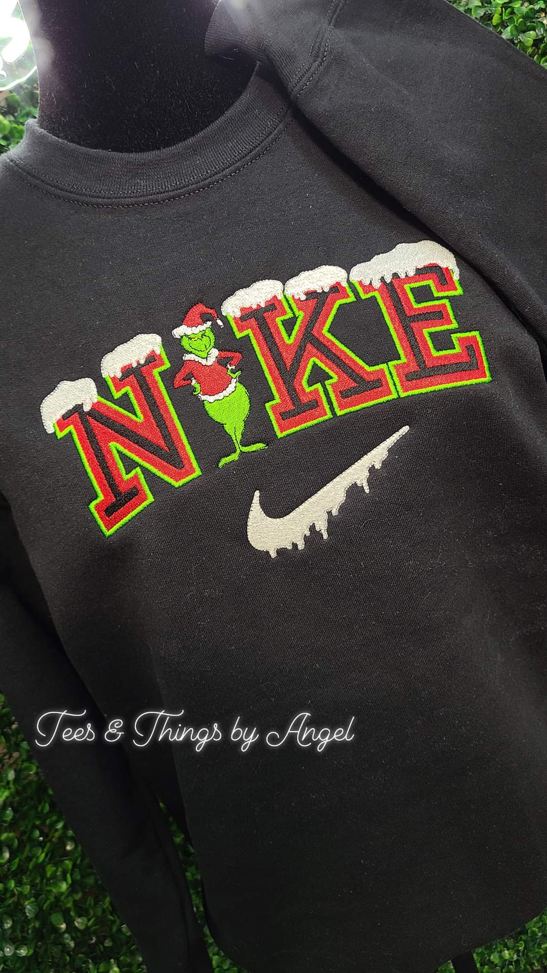 Nike Grinch Embroidered Sweatshirt 💚