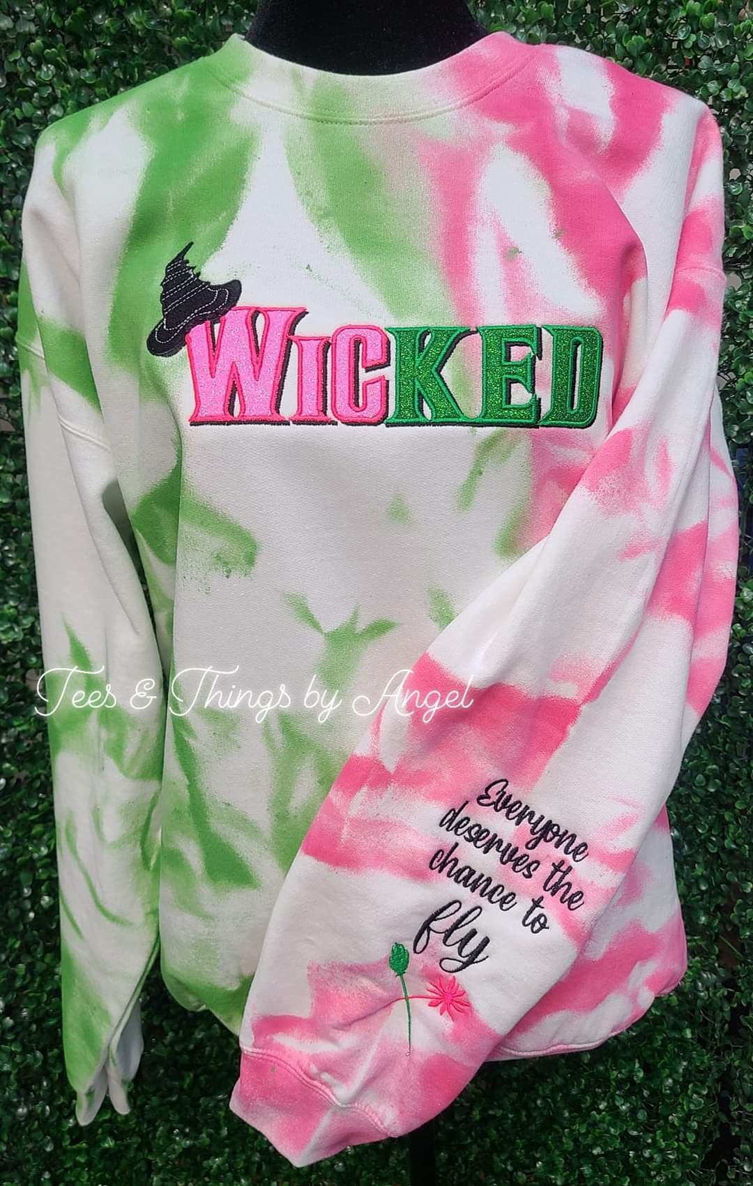 Wicked 💚🩷 Embroidered sweatshirt