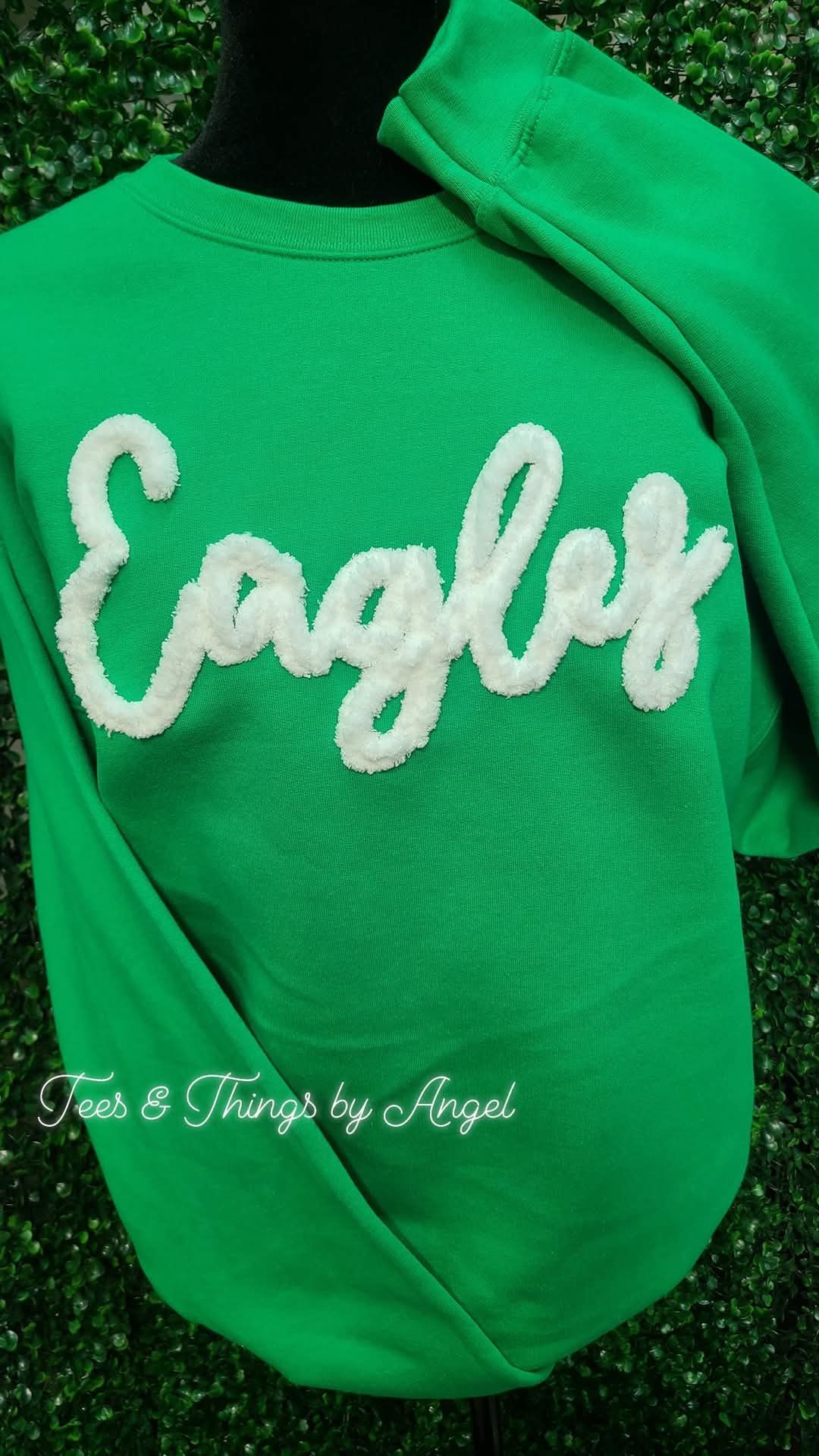 💙 Eagles 💚 yarn embroidered sweatshirt