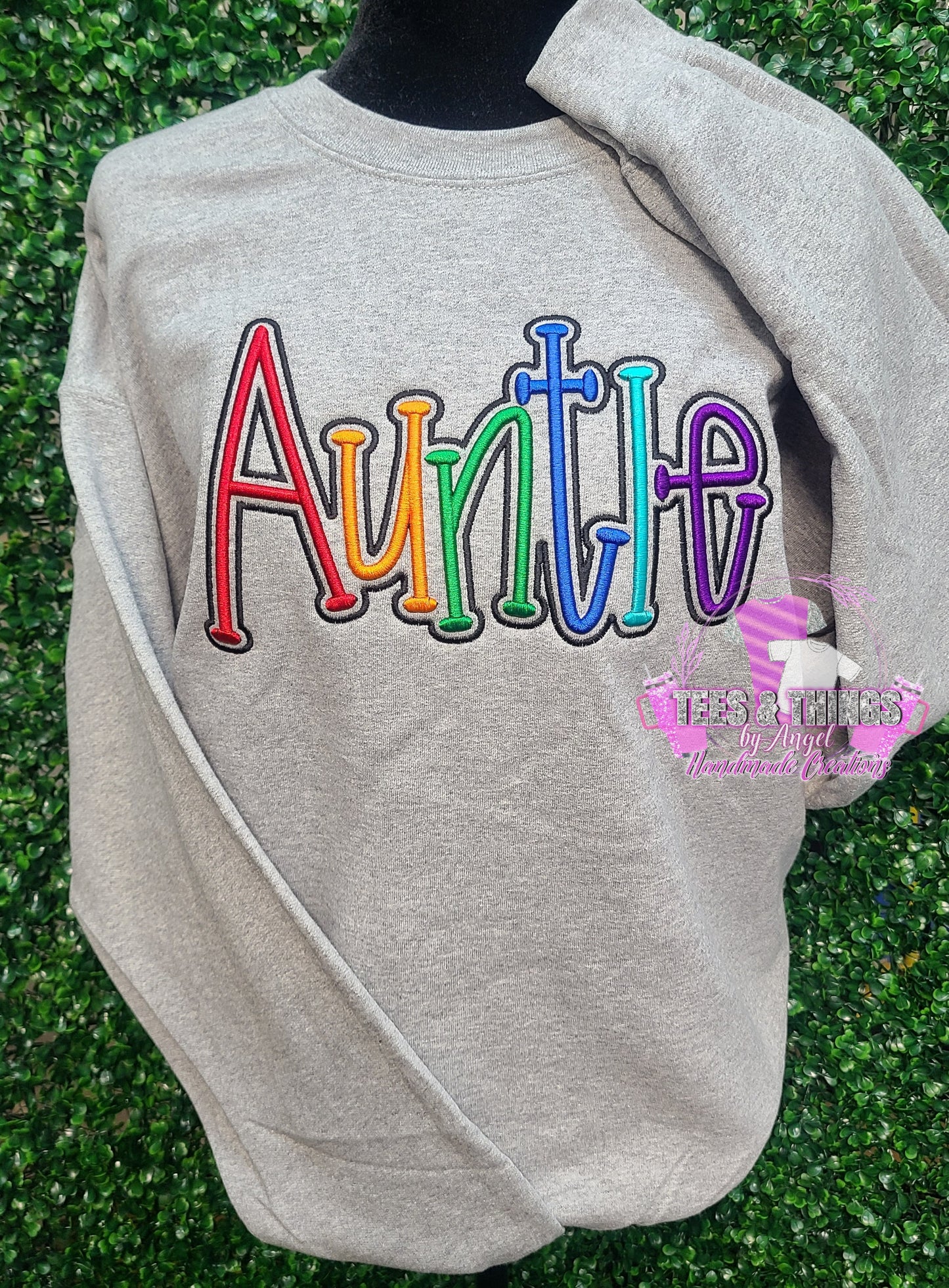 Auntie 3D embroidered sweatshirt! 💕