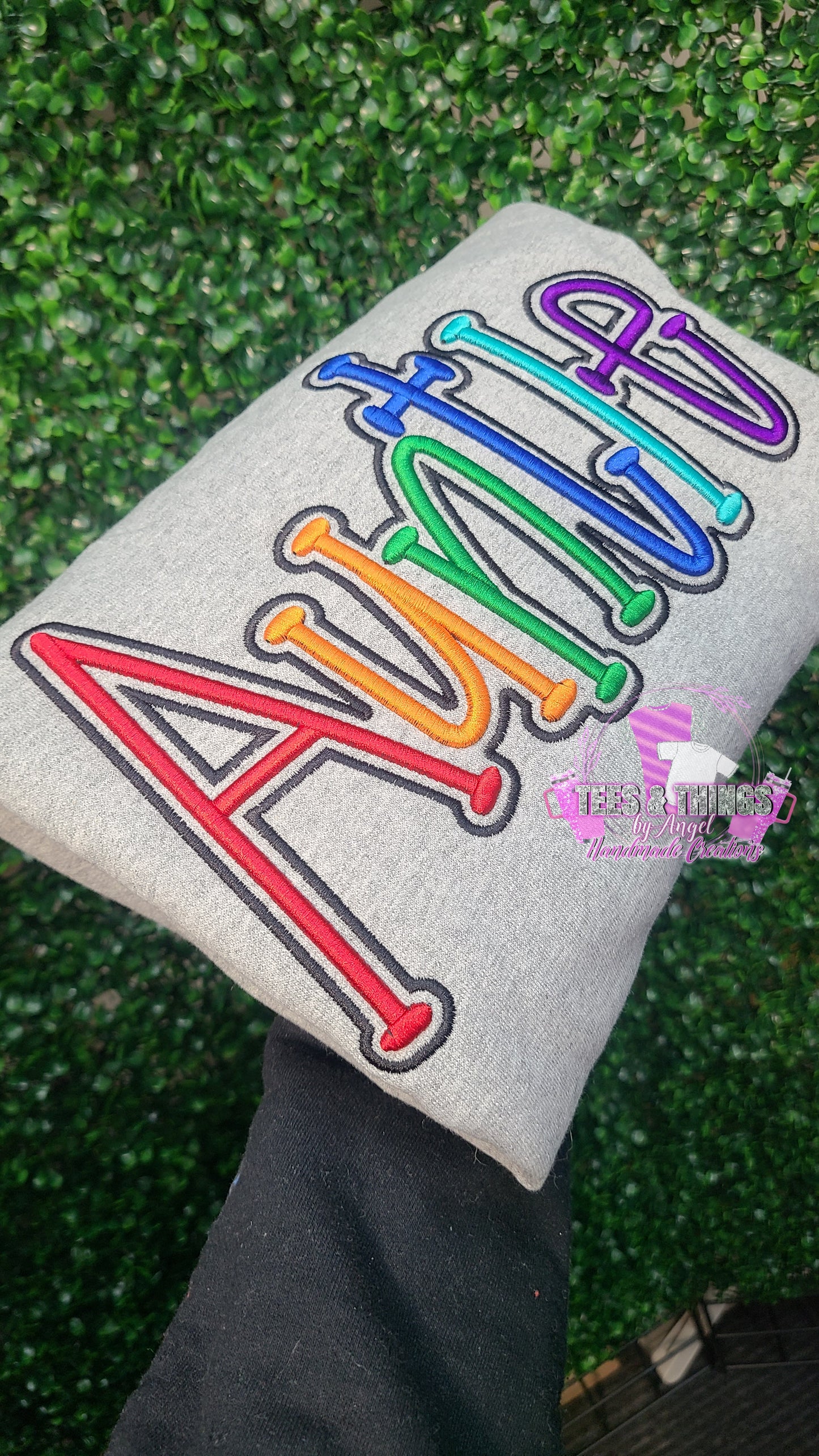 Auntie 3D embroidered sweatshirt! 💕