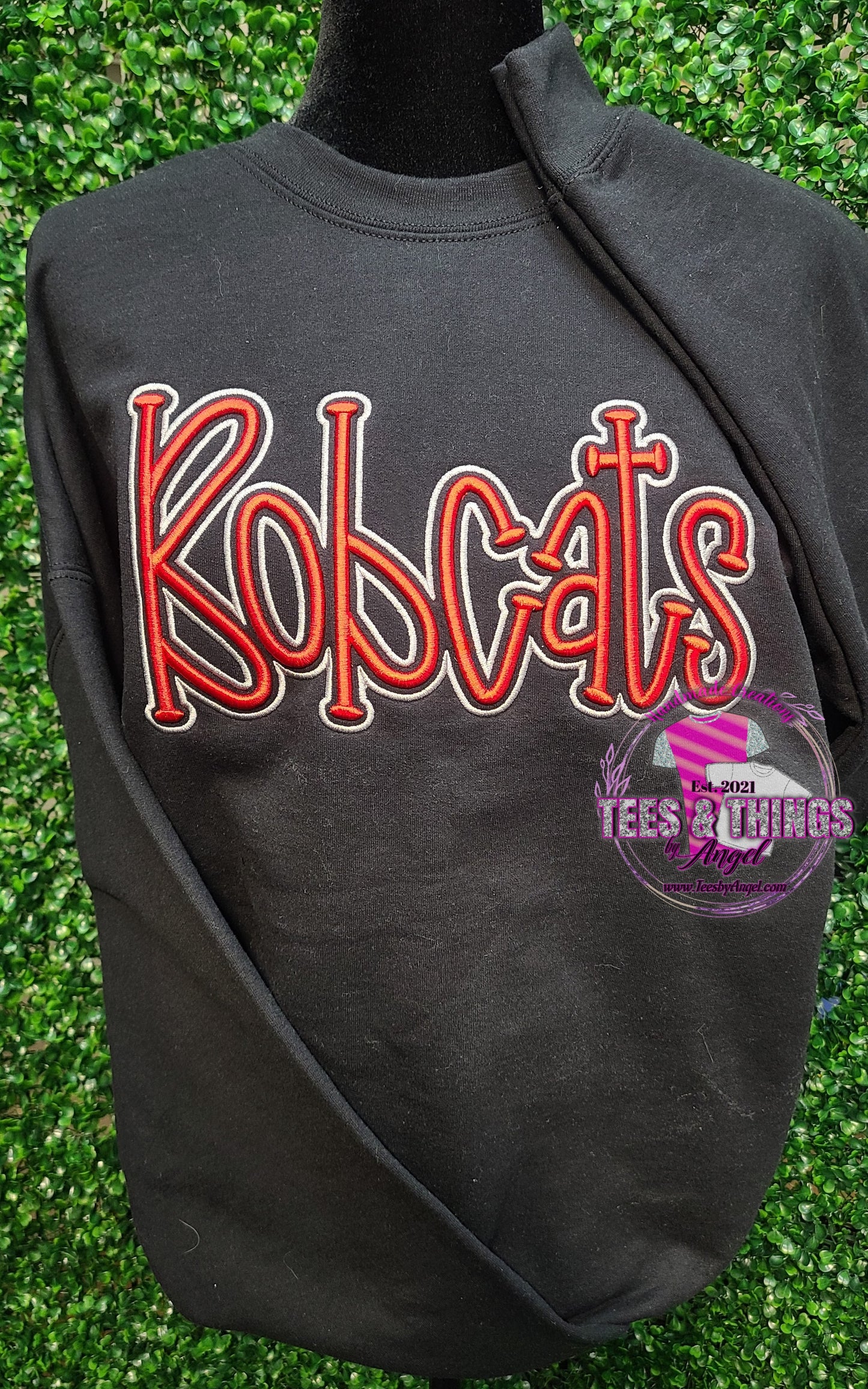 Bobcats 3D Embroidered sweatshirt! ❤️🩶🖤