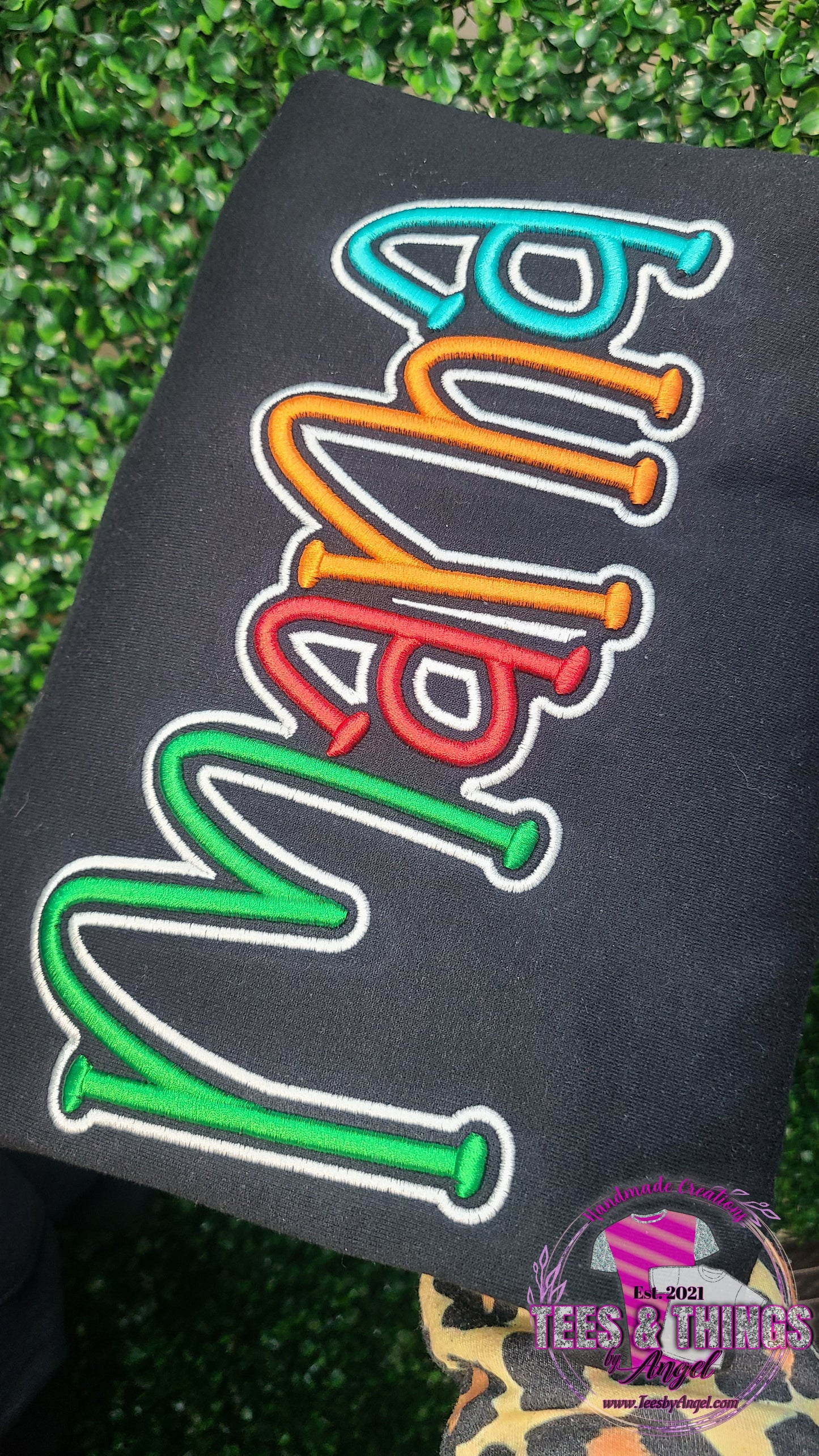 Mama 3D embroidered sweatshirt.