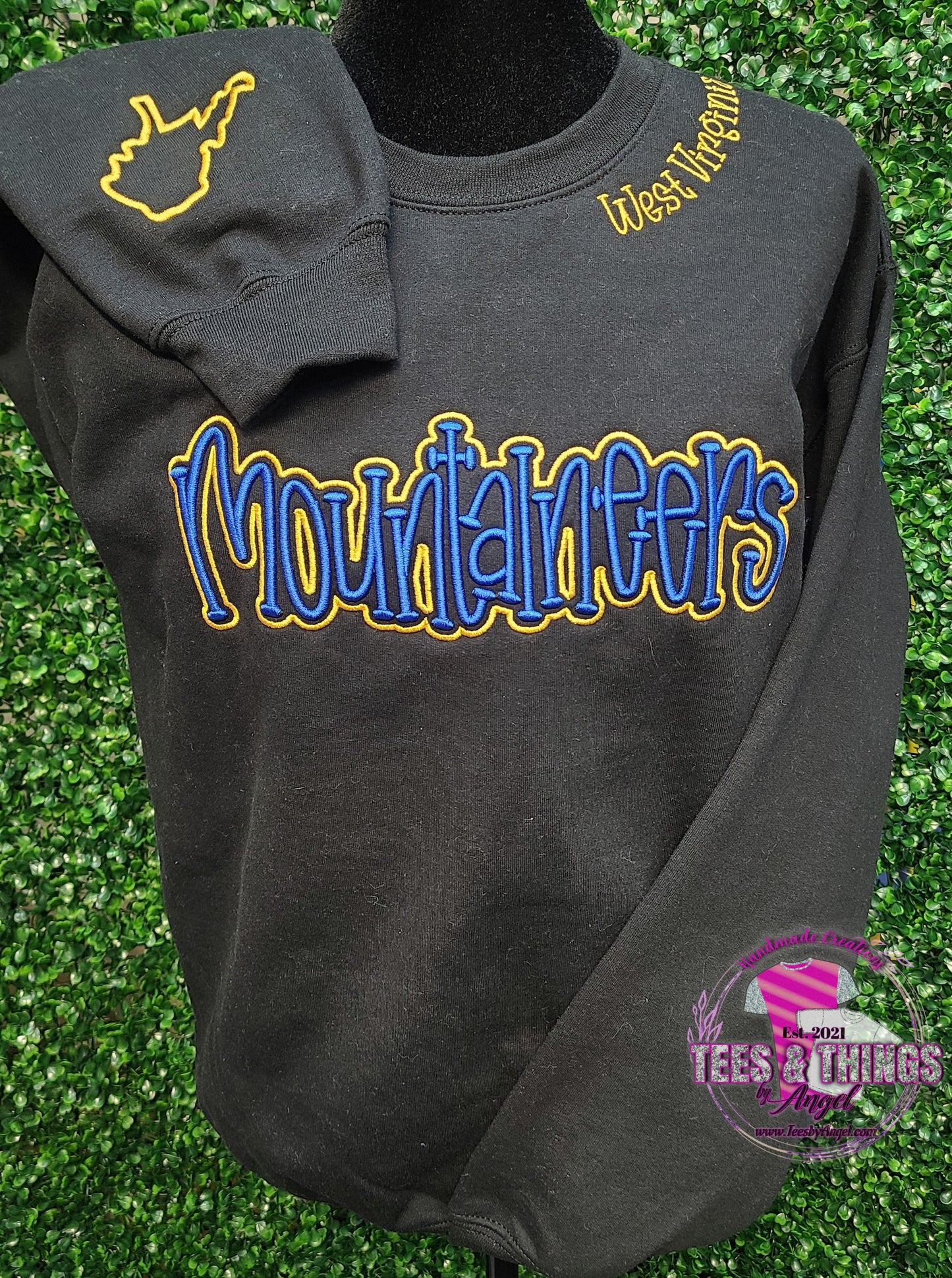 Mountaineers ππ 3D embroidered WV sweatshirt!