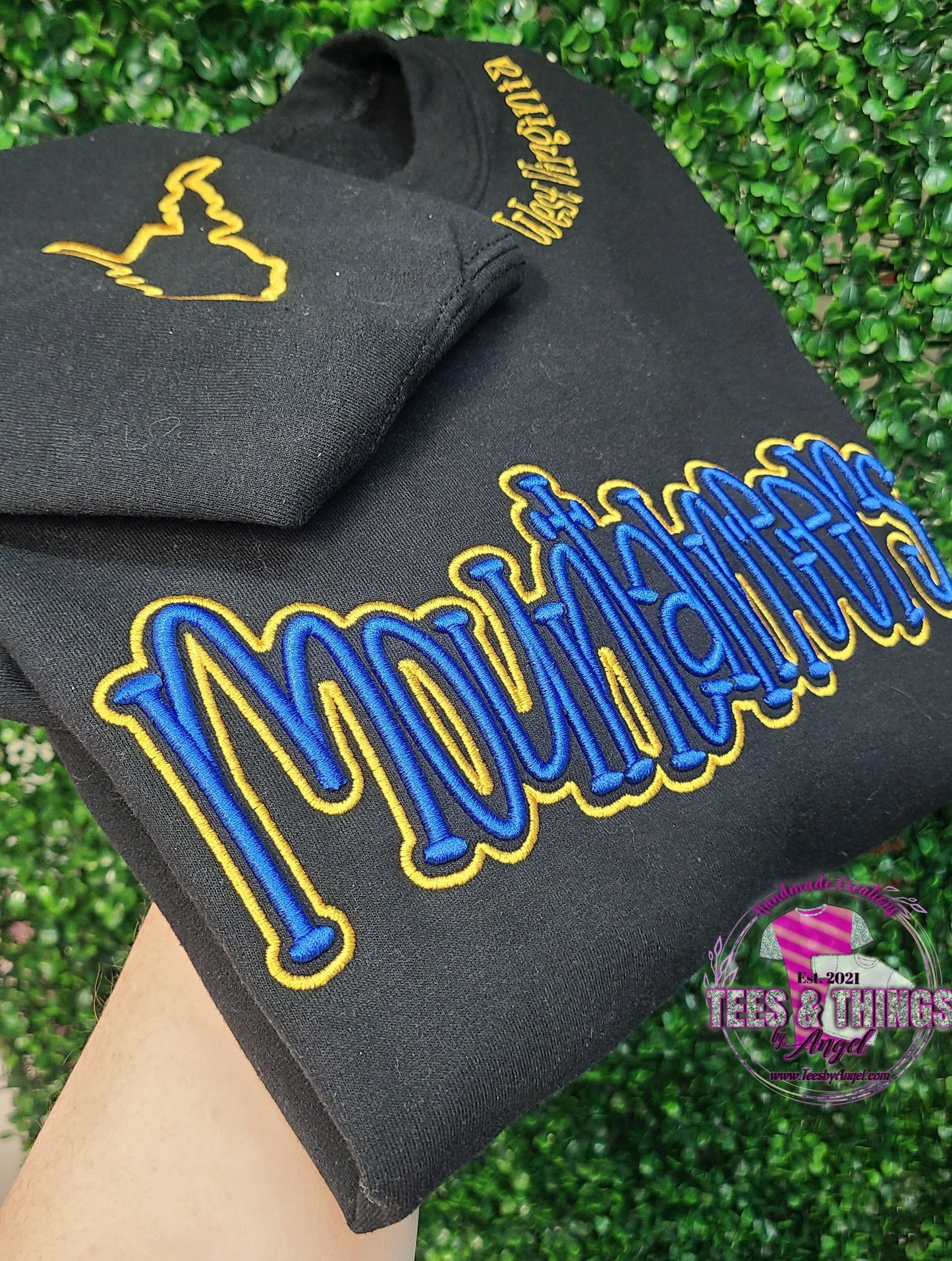 Mountaineers ππ 3D embroidered WV sweatshirt!
