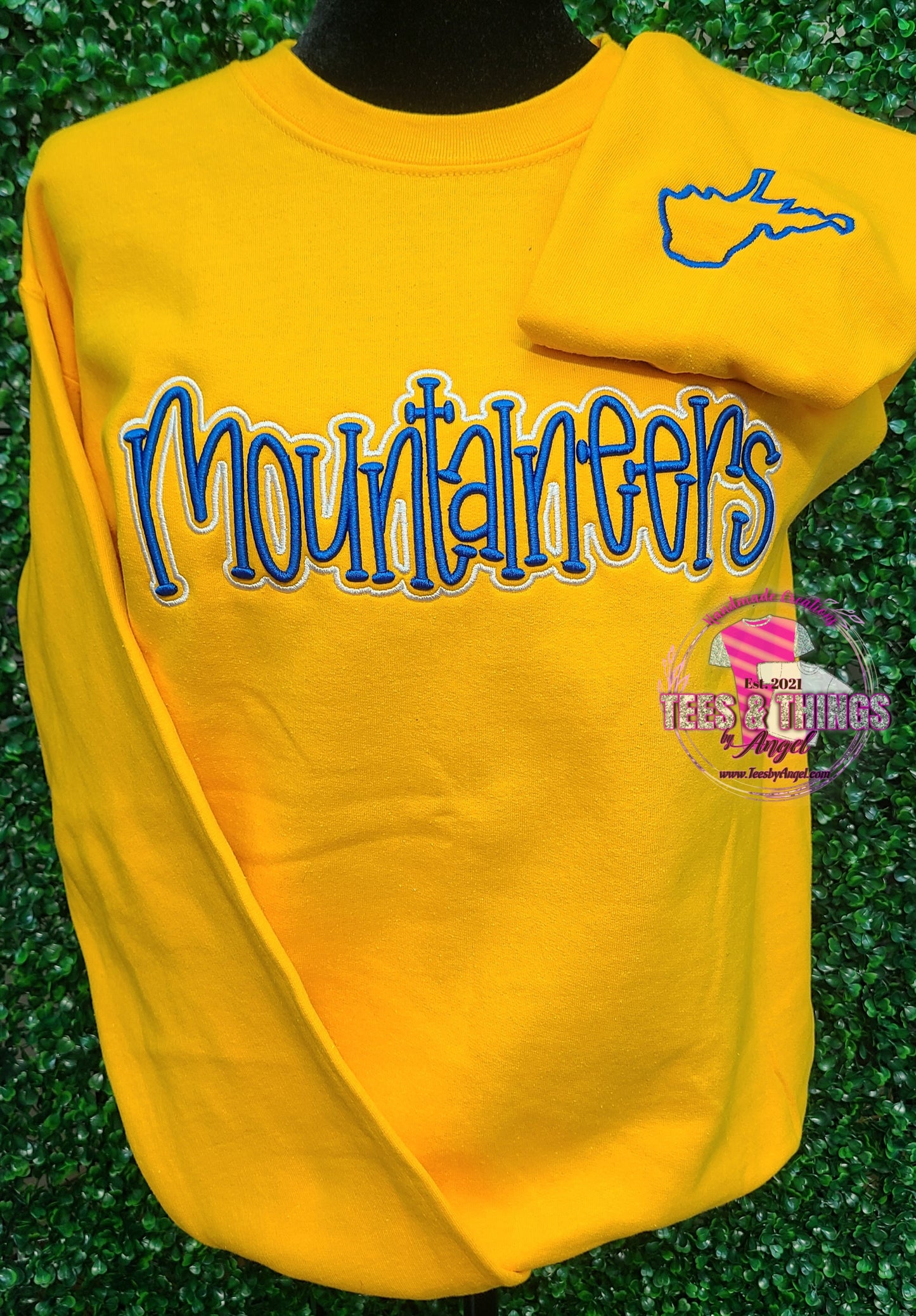 Mountaineers ππ 3D embroidered WV sweatshirt!