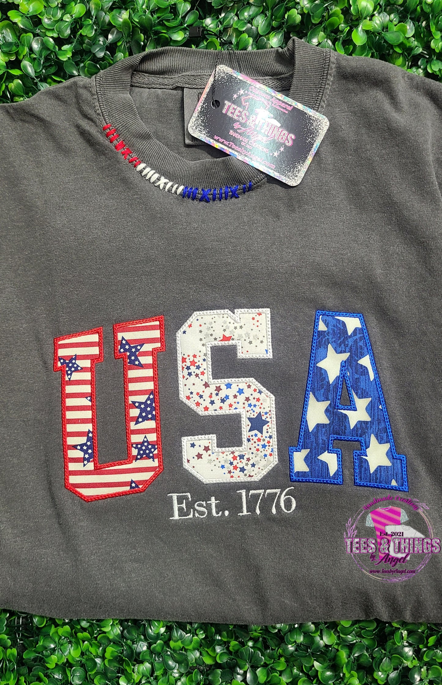 USA 🇺🇸 Embroidered Teeshirt