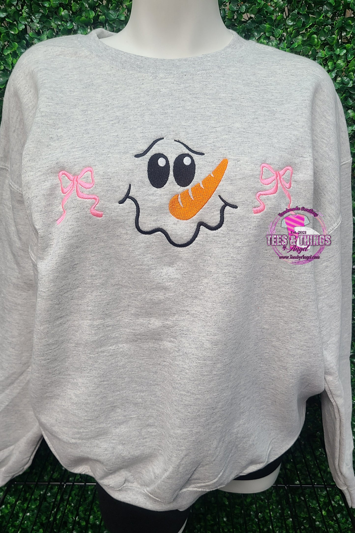 Embroidered Snowman Sweatshirt ⛄️