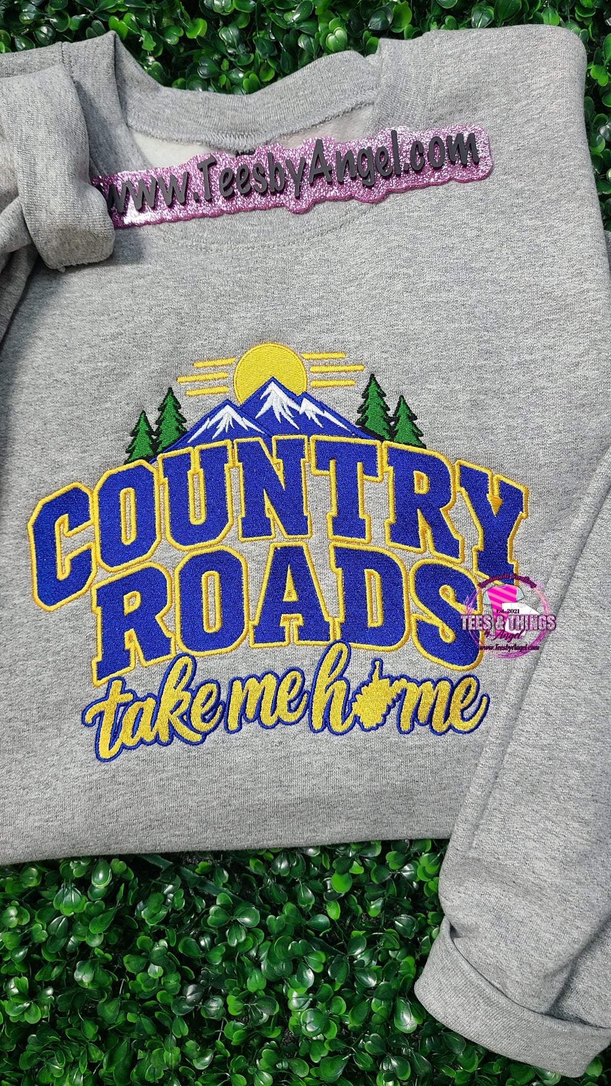 Country Roads.. Take me home! 💙💛