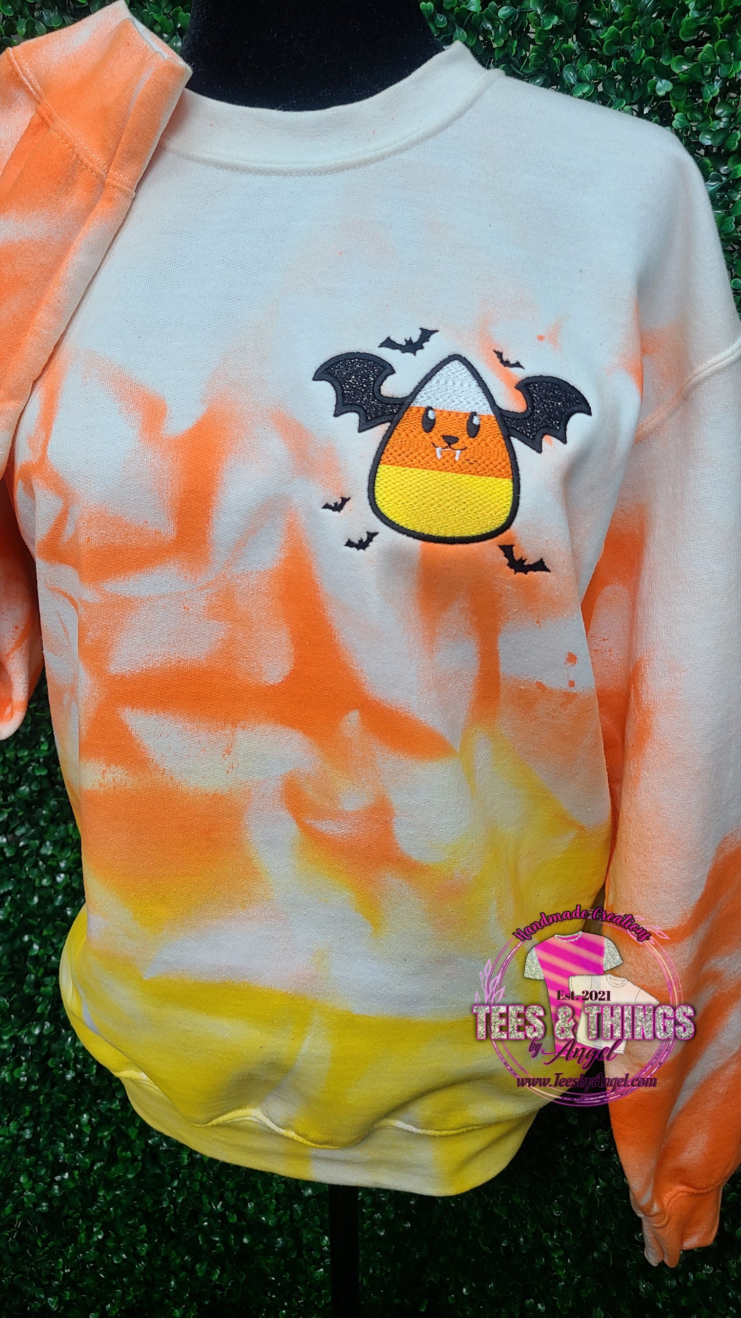 Candy Corn Bat Embroidered Sweatshirt! 🍬