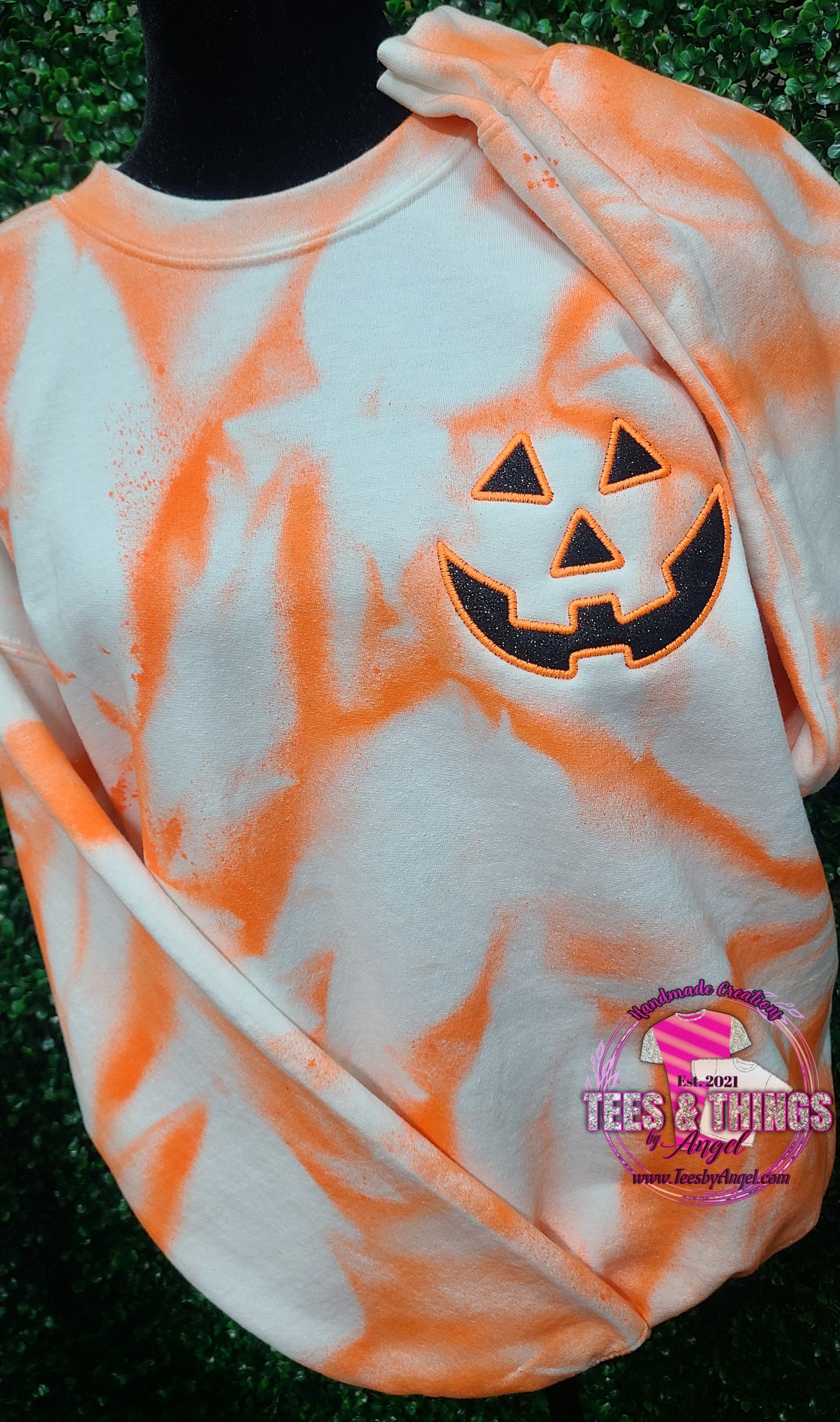 Tye Dye embroidered Jack o Lantern 🎃 sweatshirt!