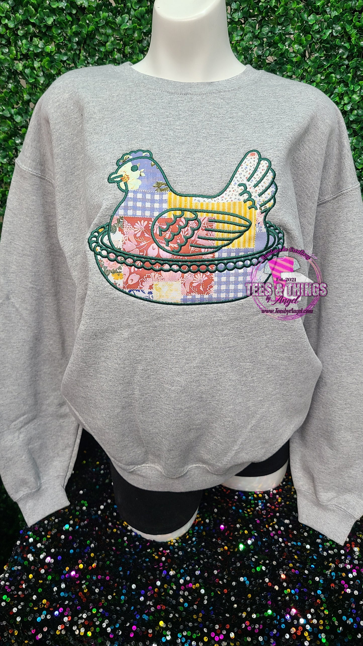 Hen on a Nest 🪹 Embroidered sweatshirt.