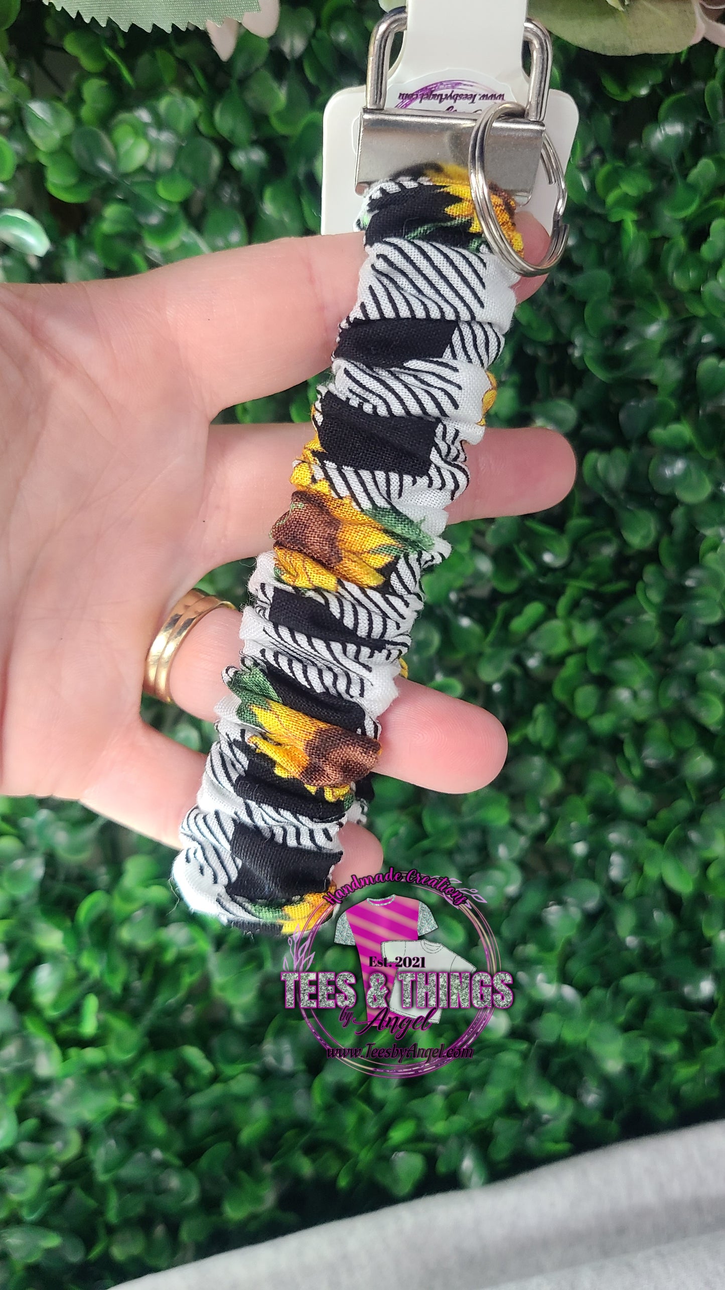 Plaid Sunflowers Scrunchie Keyfob Wristlet š¤š