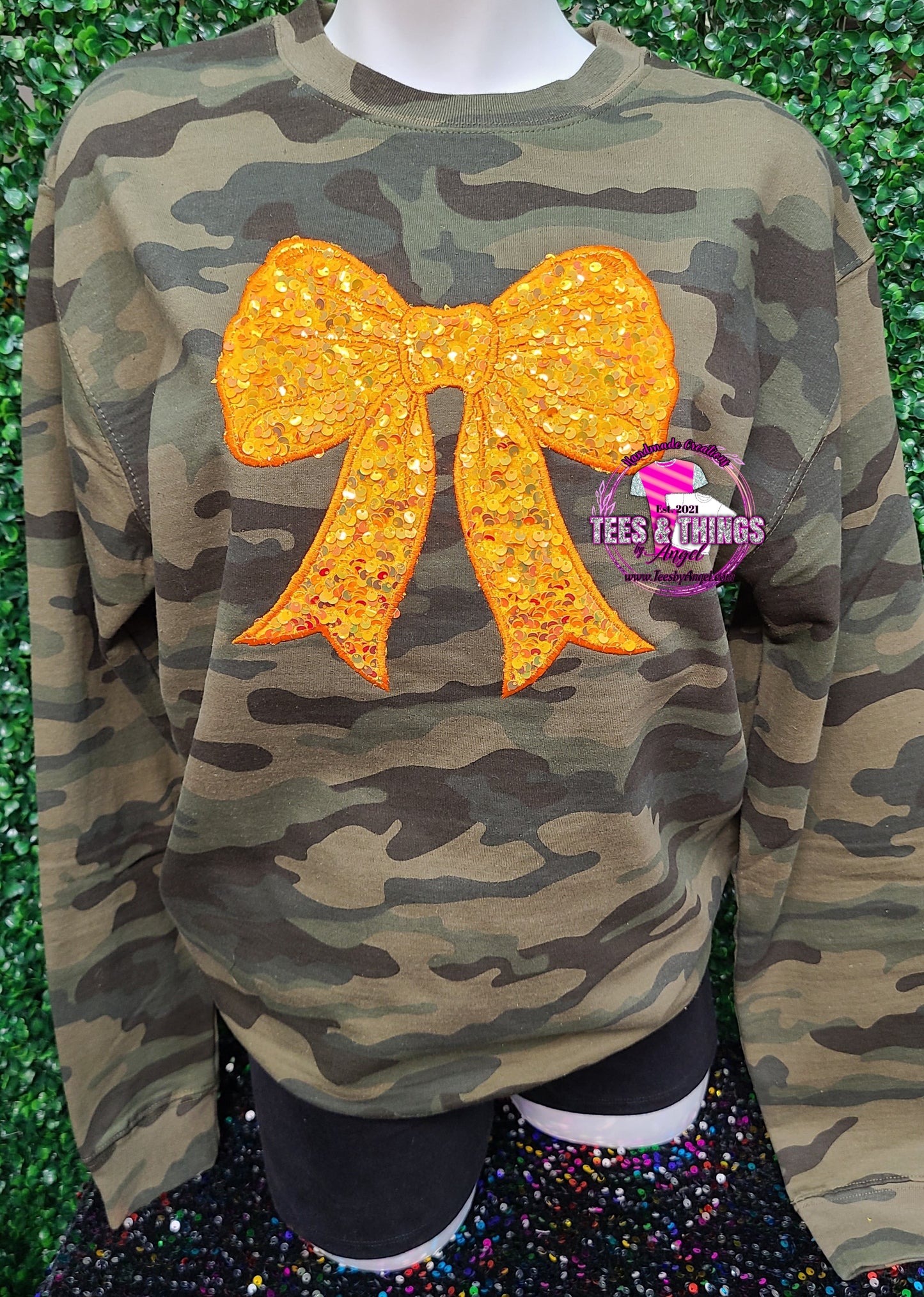 Camo Bow Sweatshirt! 🎀