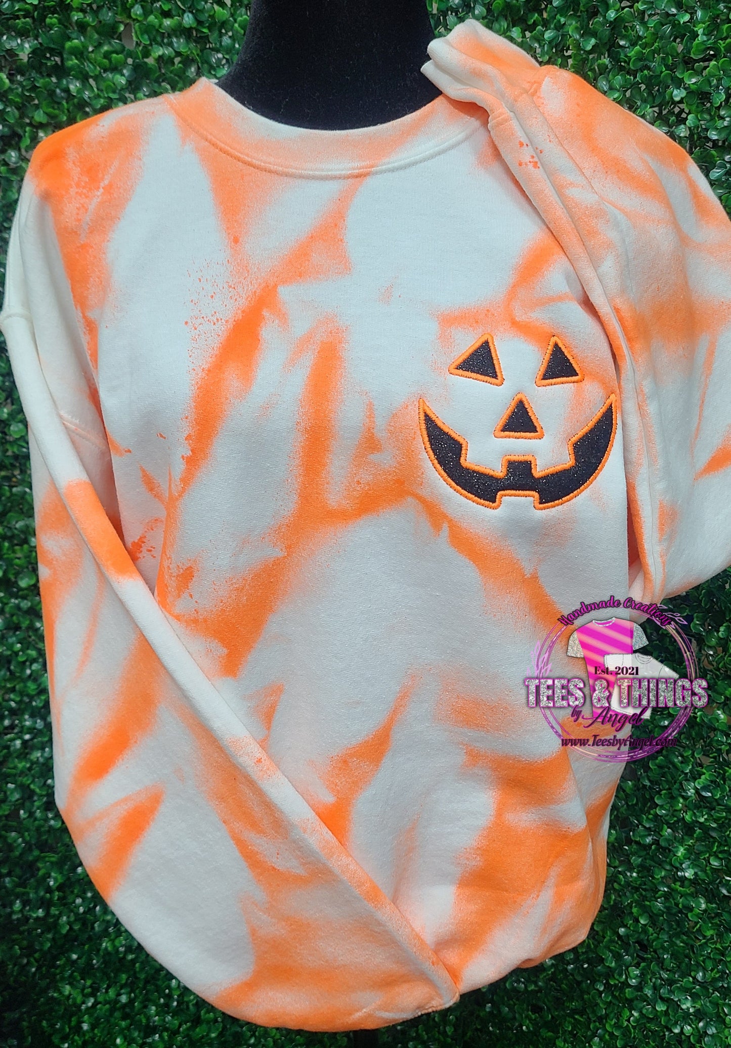 Tye Dye embroidered Jack o Lantern 🎃 sweatshirt!