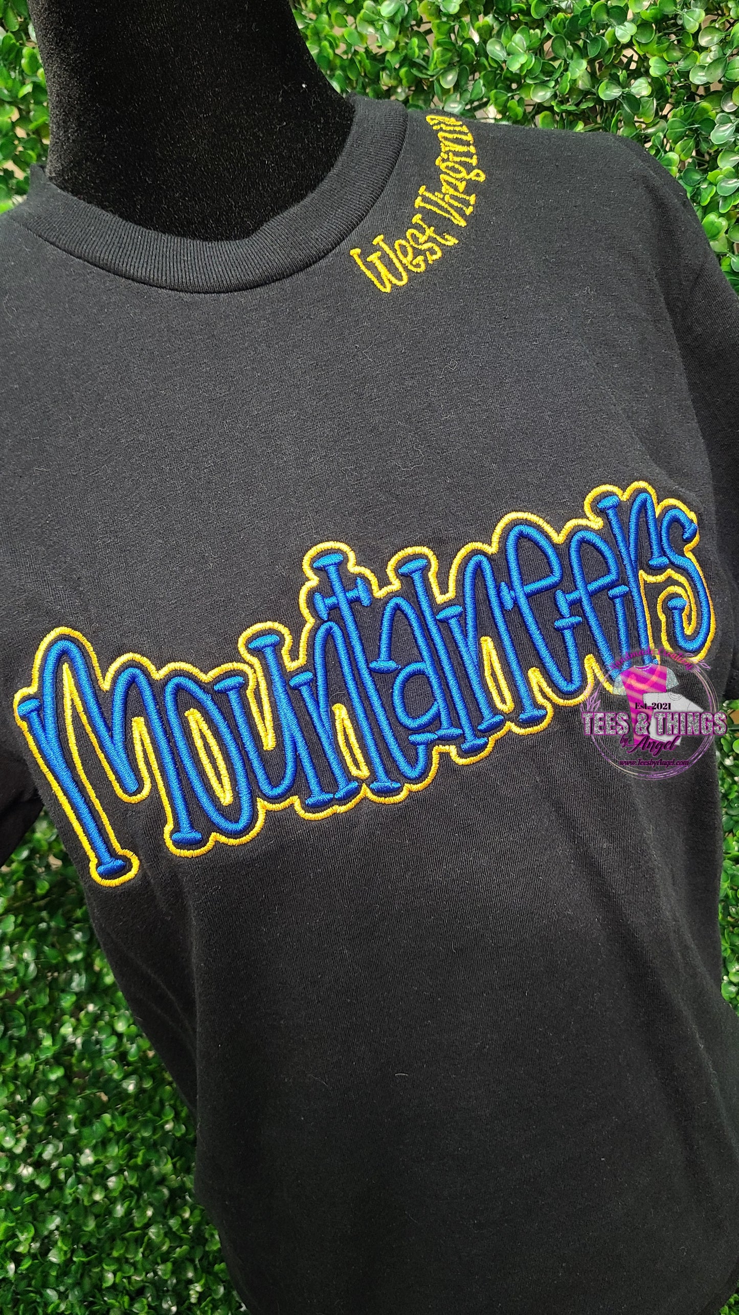 Mountaineers 3D Embroidered Teeshirt! 💙💛