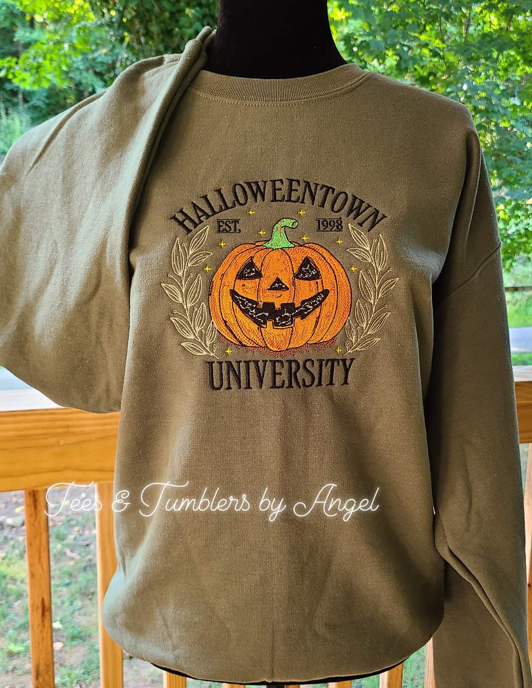 Halloweentown 🎃 Sweatshirt