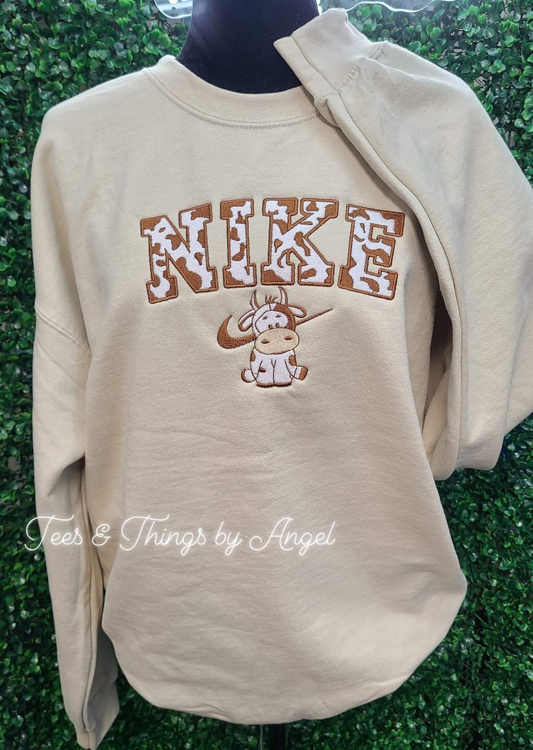 Nike Cow Embroidered Sweatshirt