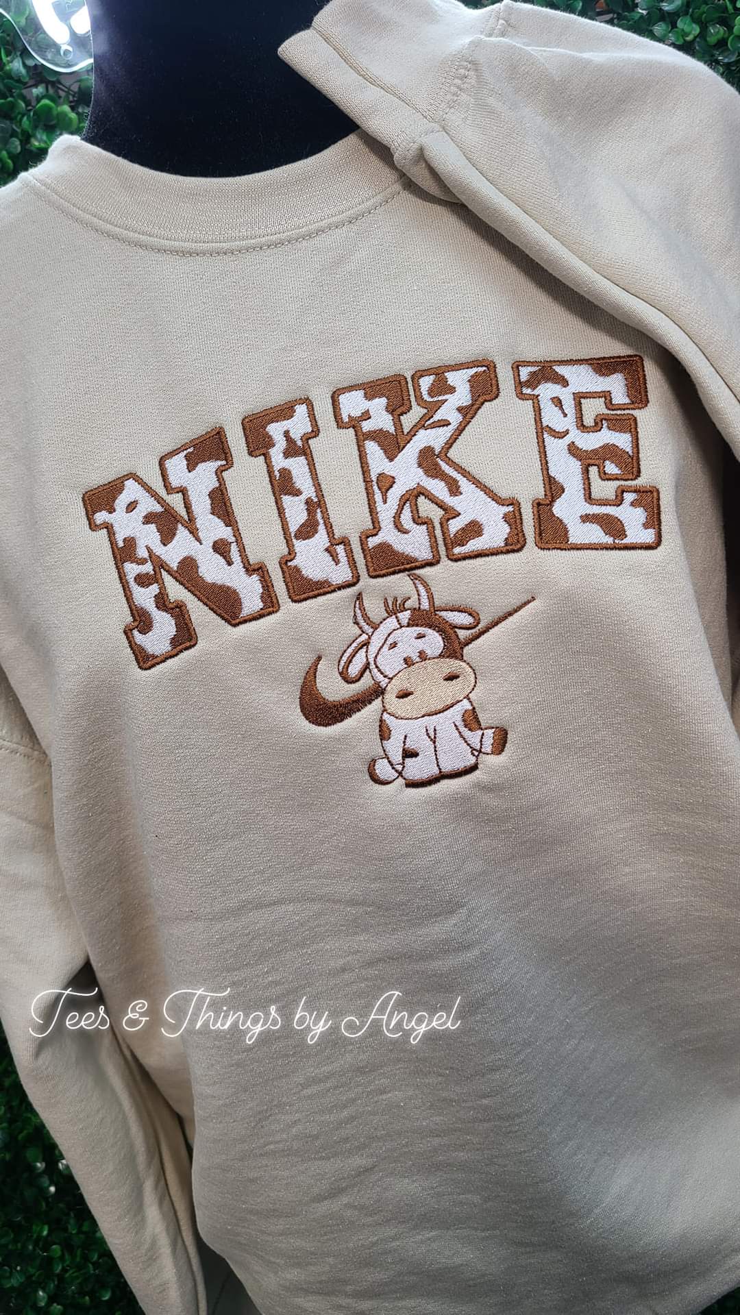 Nike Cow Embroidered Sweatshirt