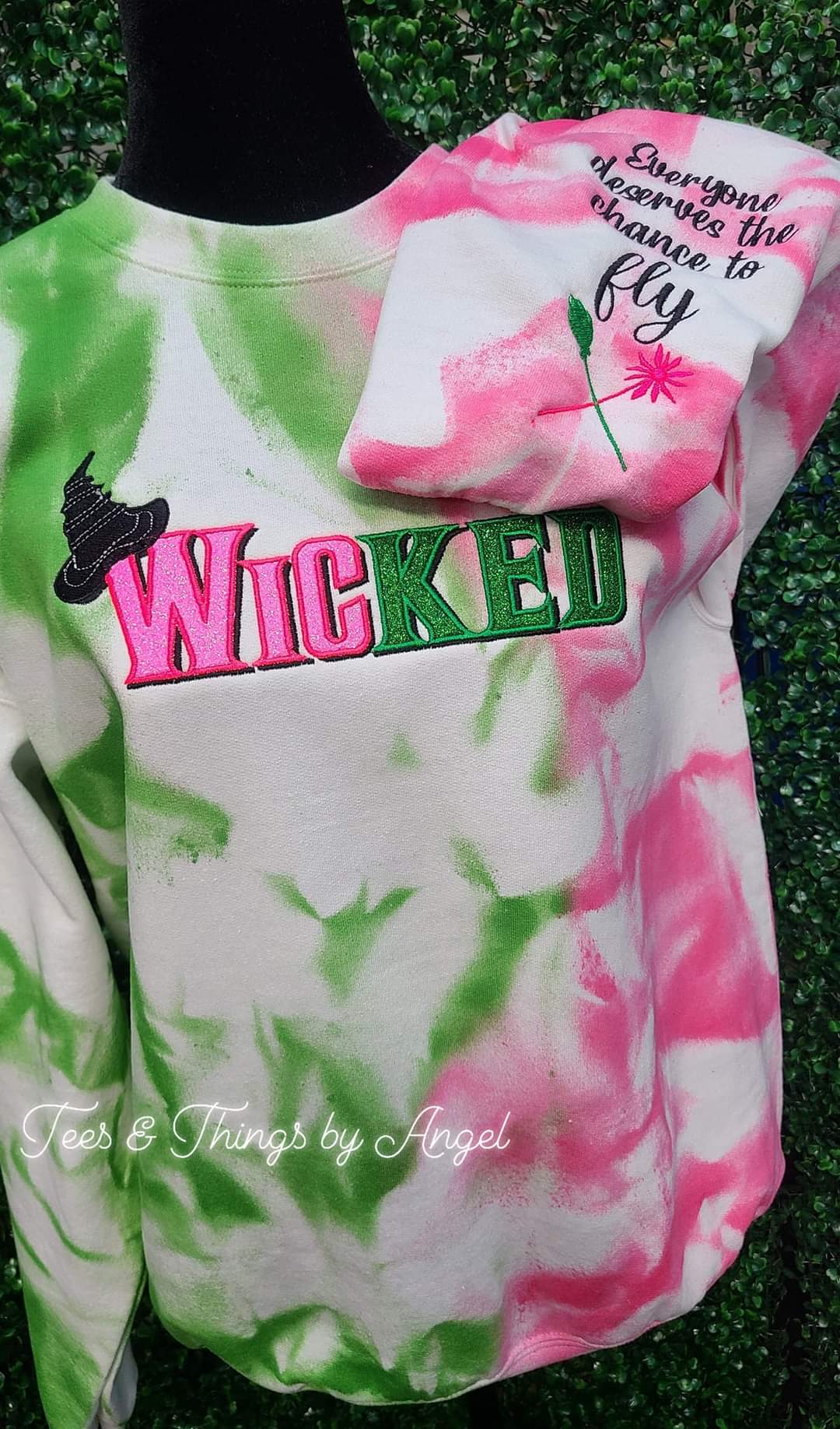 Wicked 💚🩷 Embroidered sweatshirt