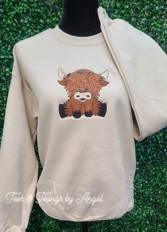 Highland Cow embroidered sweatshirt. 🐄