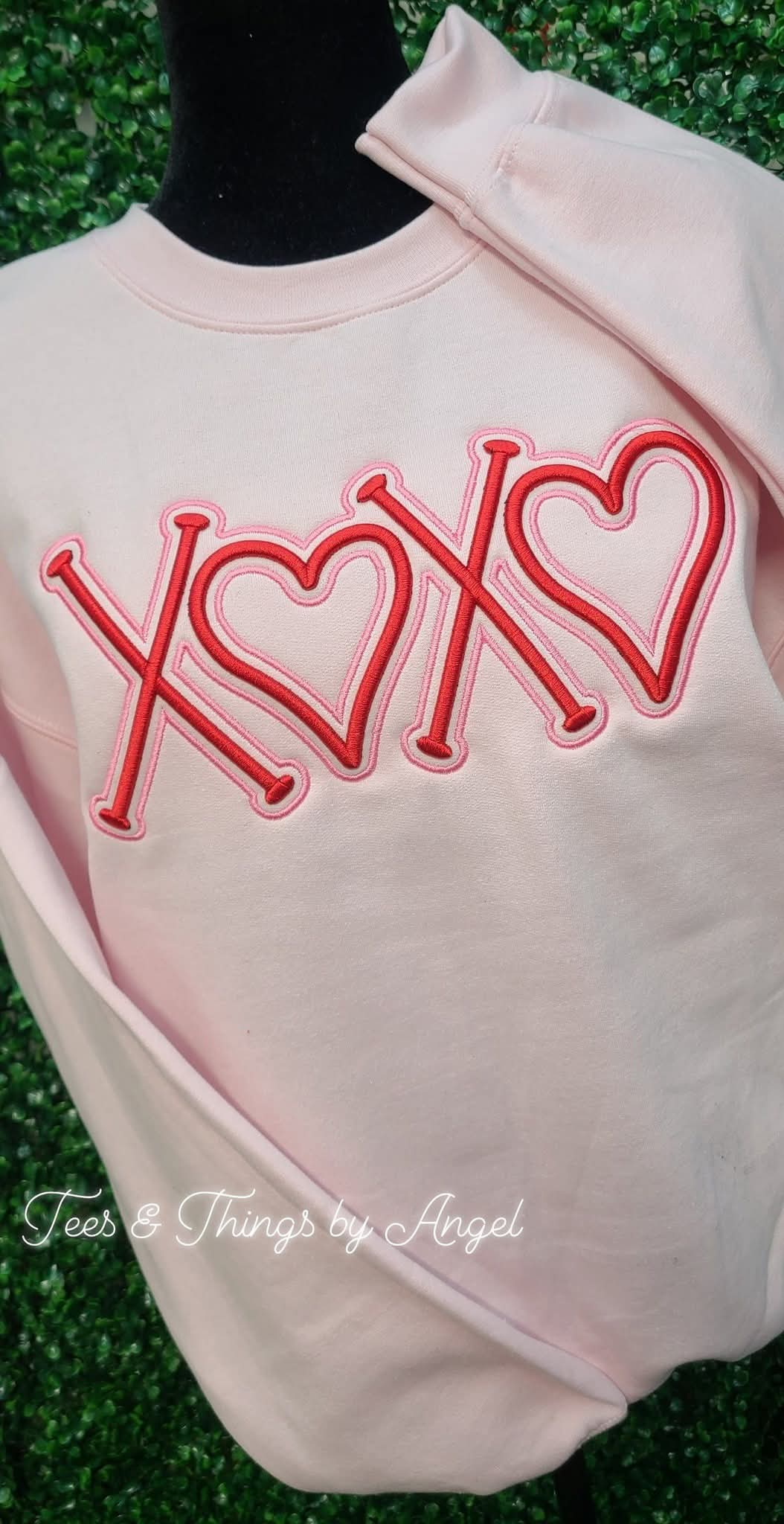 XOXO ❤️ 3D embroidered sweatshirt!