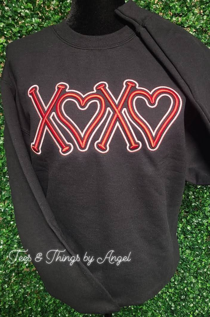 XOXO ❤️ 3D embroidered sweatshirt!