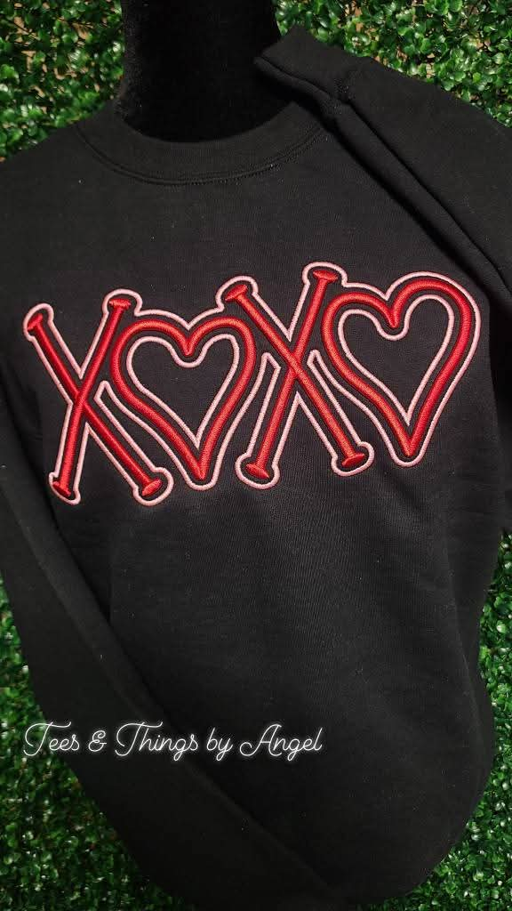 XOXO ❤️ 3D embroidered sweatshirt!