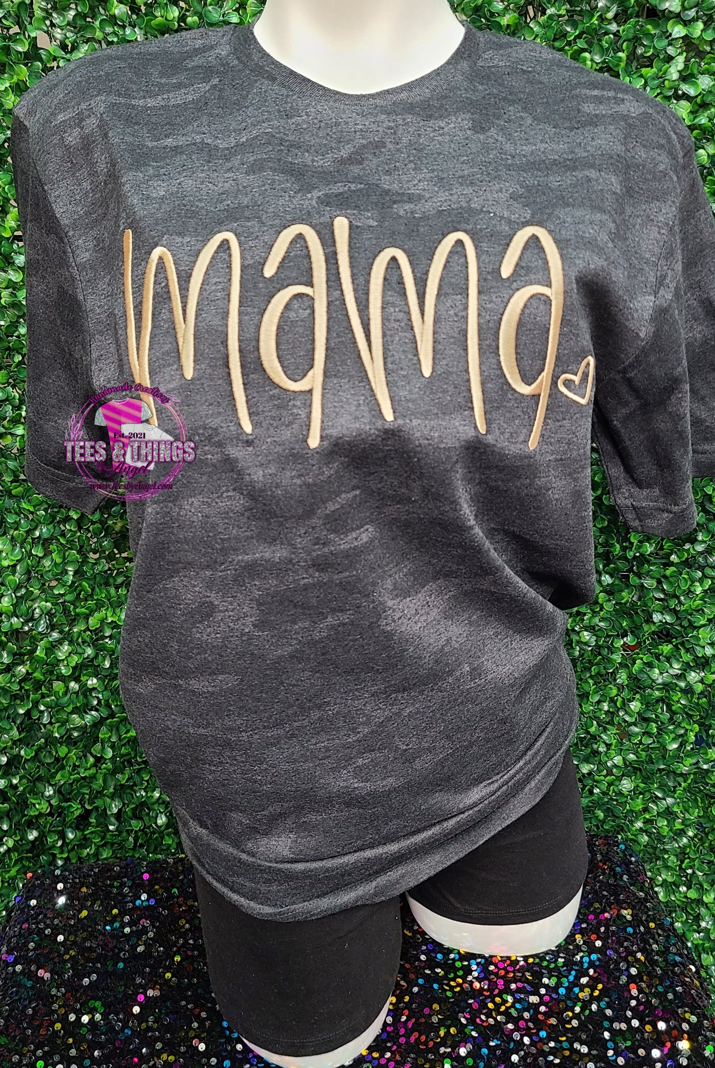 Mama Embroidered with heart! 🩷