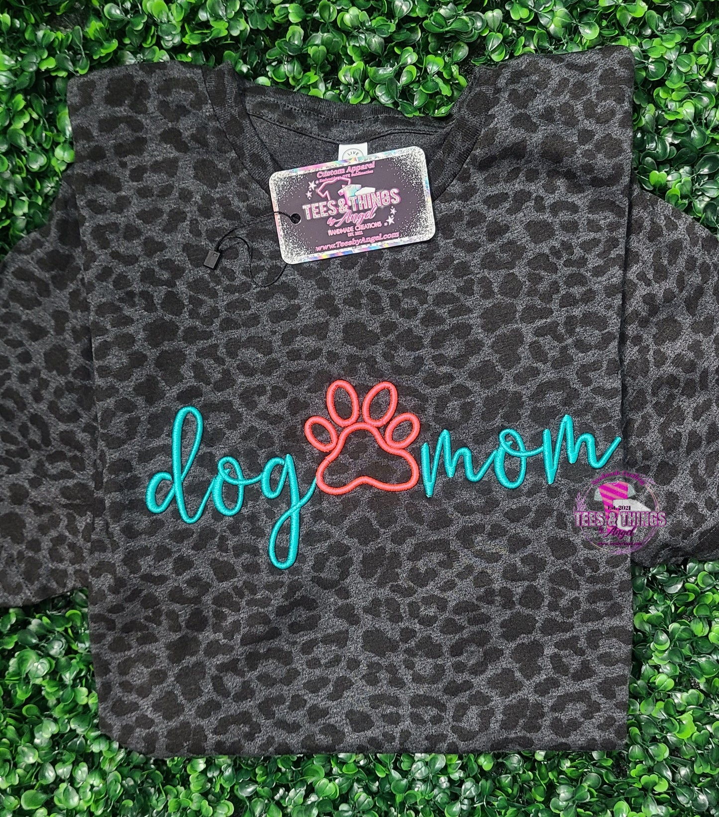 Dog Mom 3D Embroidered 🐾