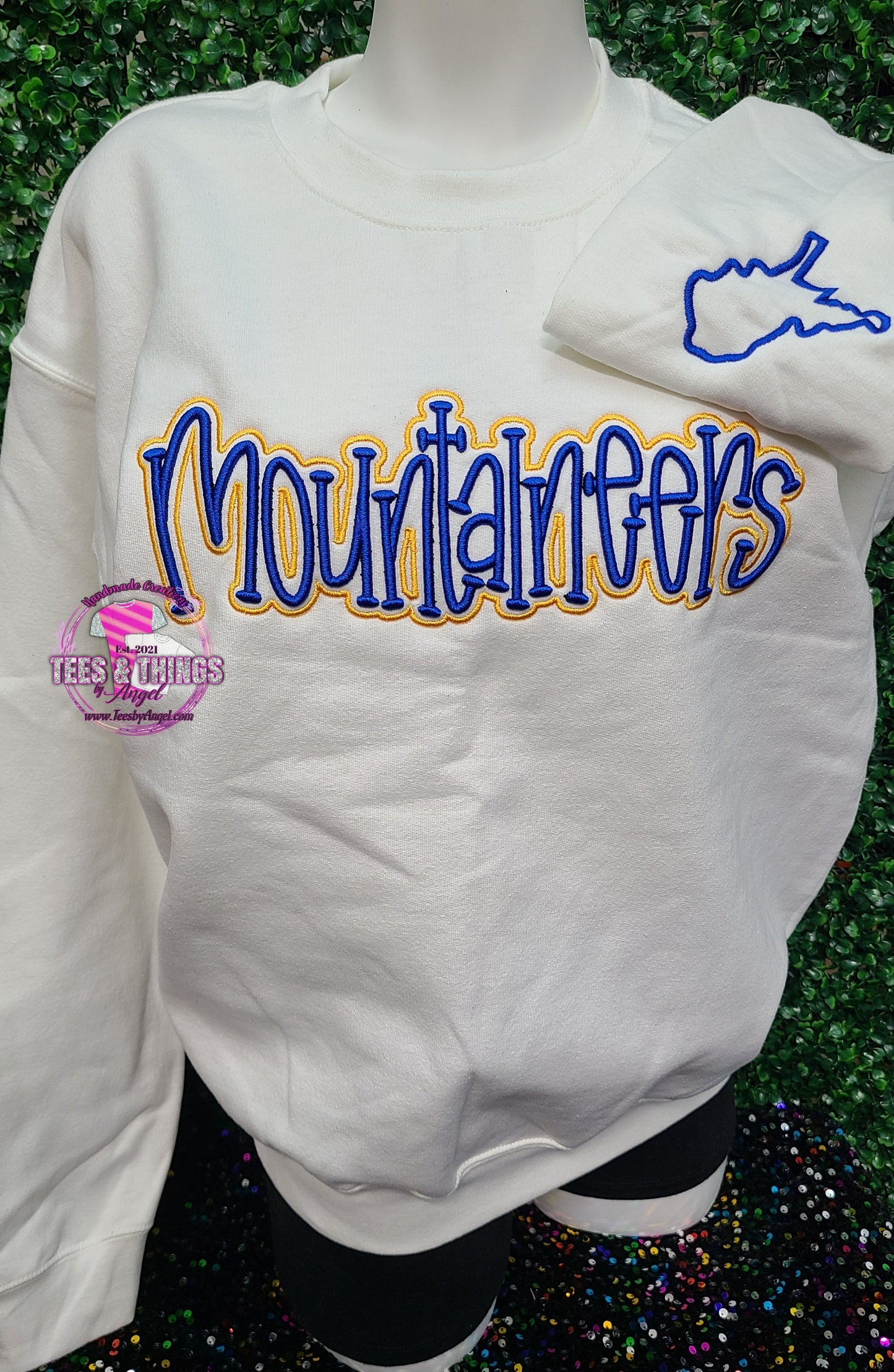 Mountaineers 💙💛 3D embroidered WV sweatshirt!