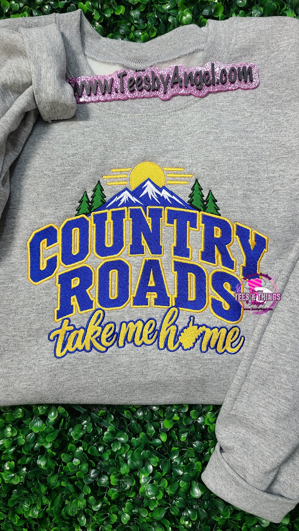 Country Roads.. Take me home! 💙💛