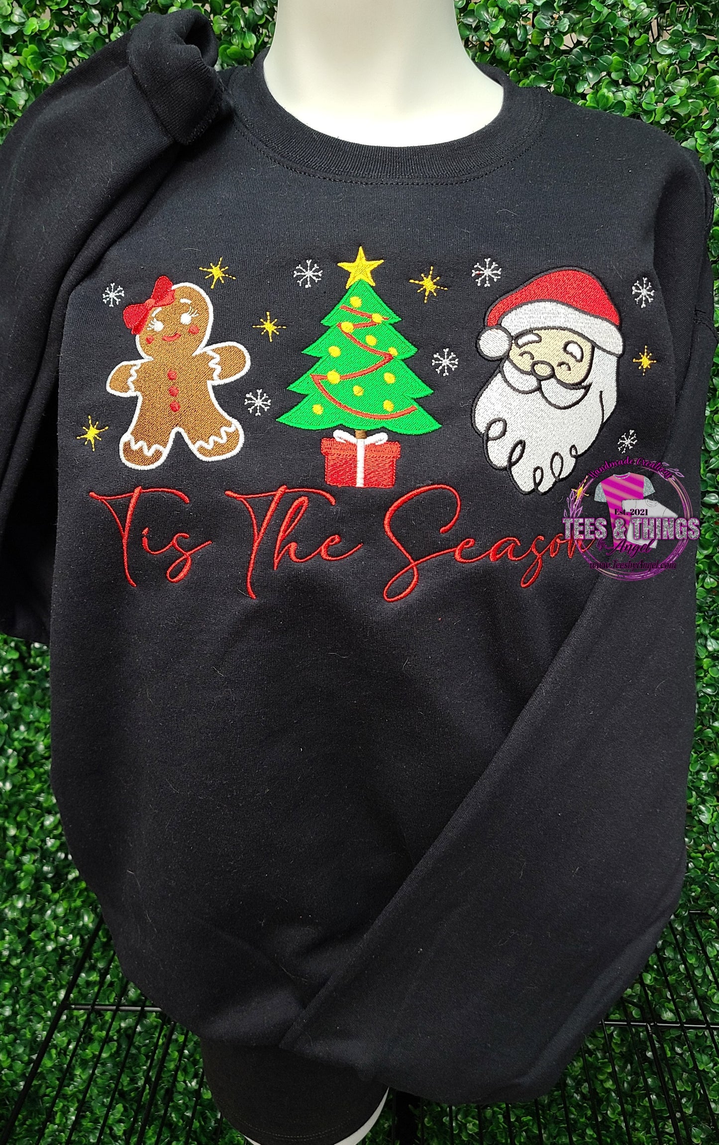 Tis the Season embroidered sweatshirt! 🎅