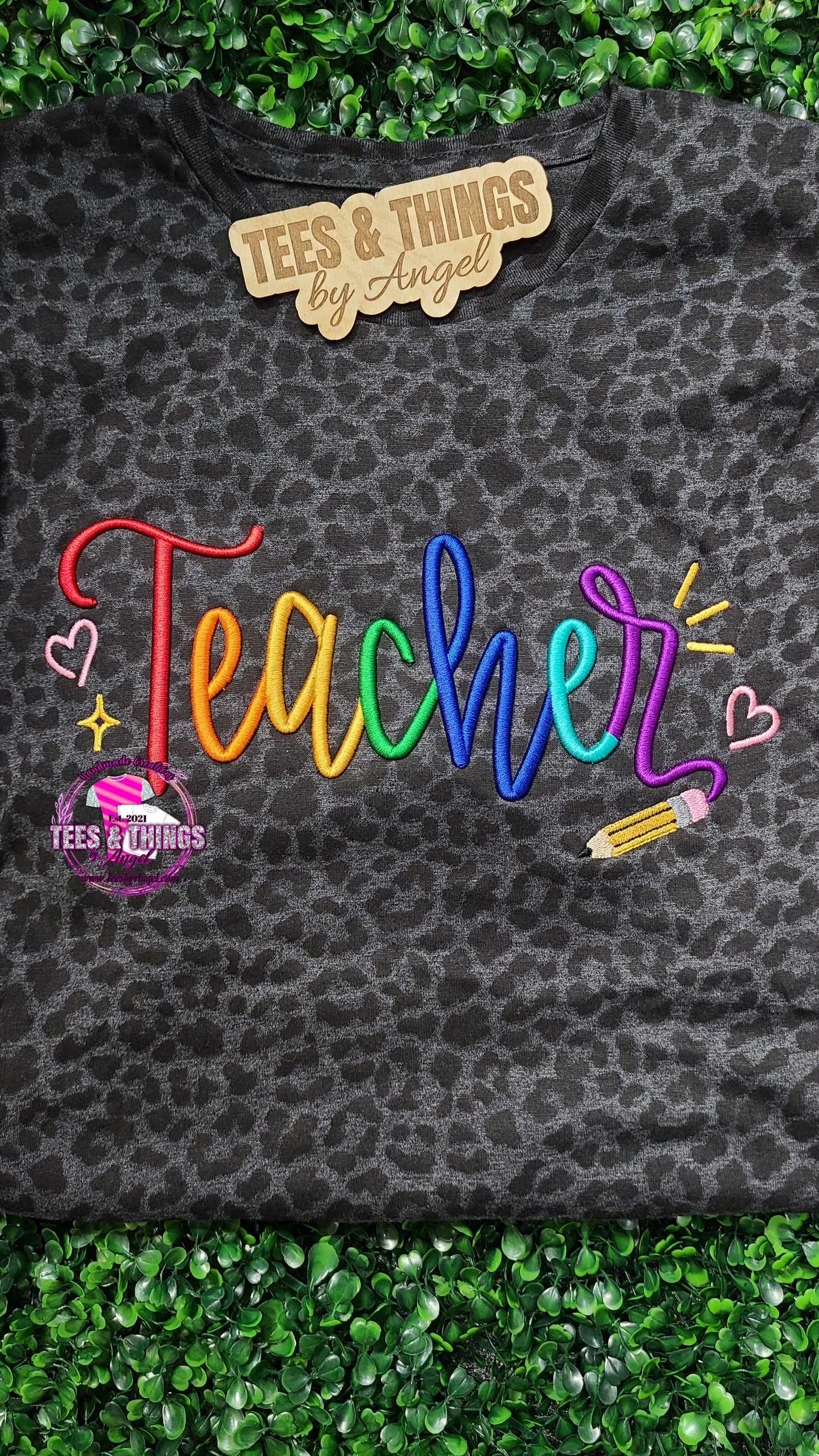 Teacher 🍎 3D embroidered teeshirt!