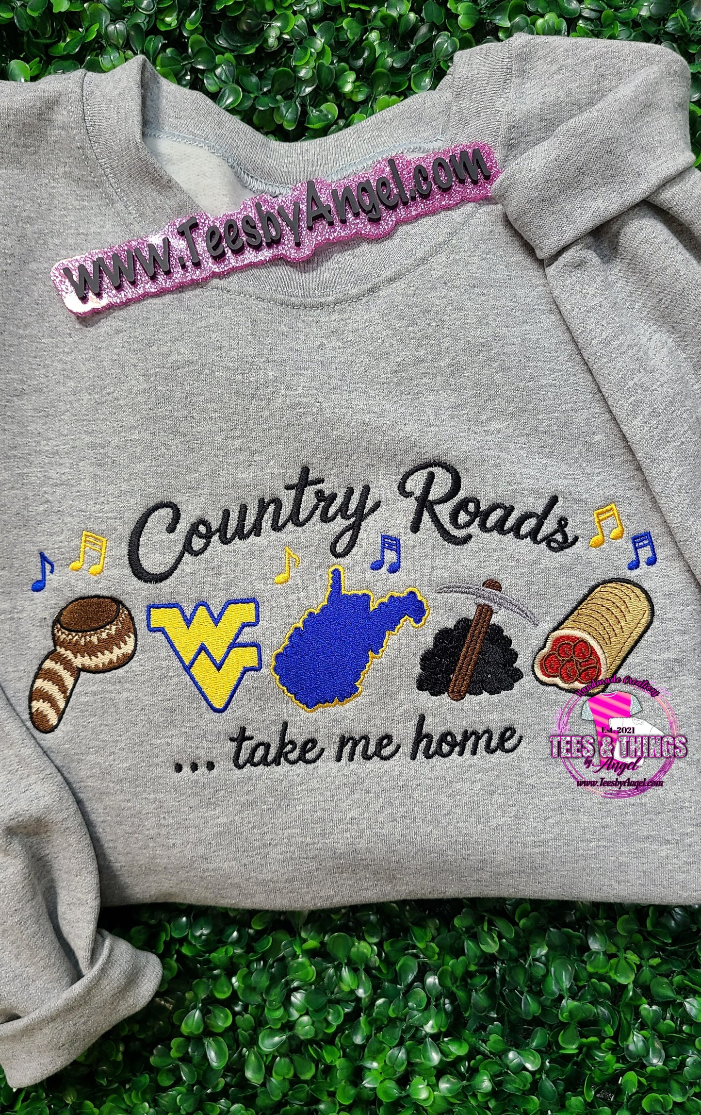 Country Roads... all things WV! 💙💛