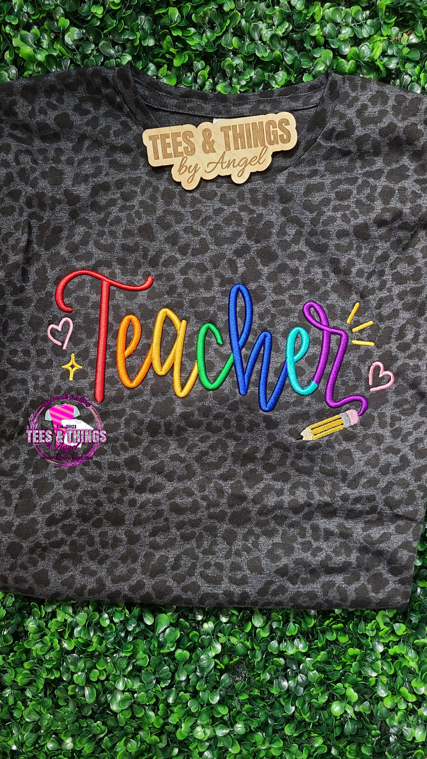 Teacher 🍎 3D embroidered teeshirt!