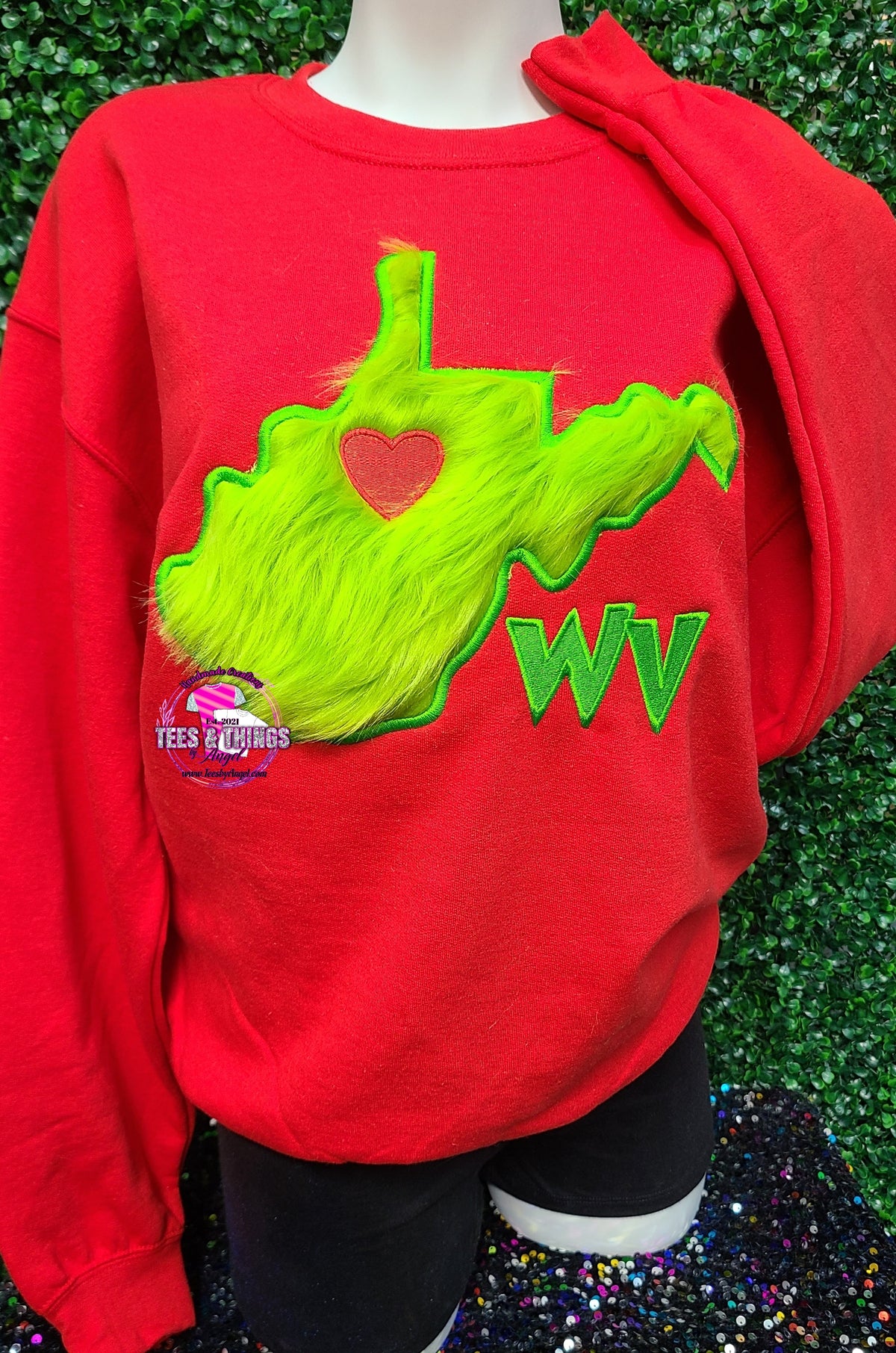 Green Fur WV Christmas sweatshirt! ❤️💚
