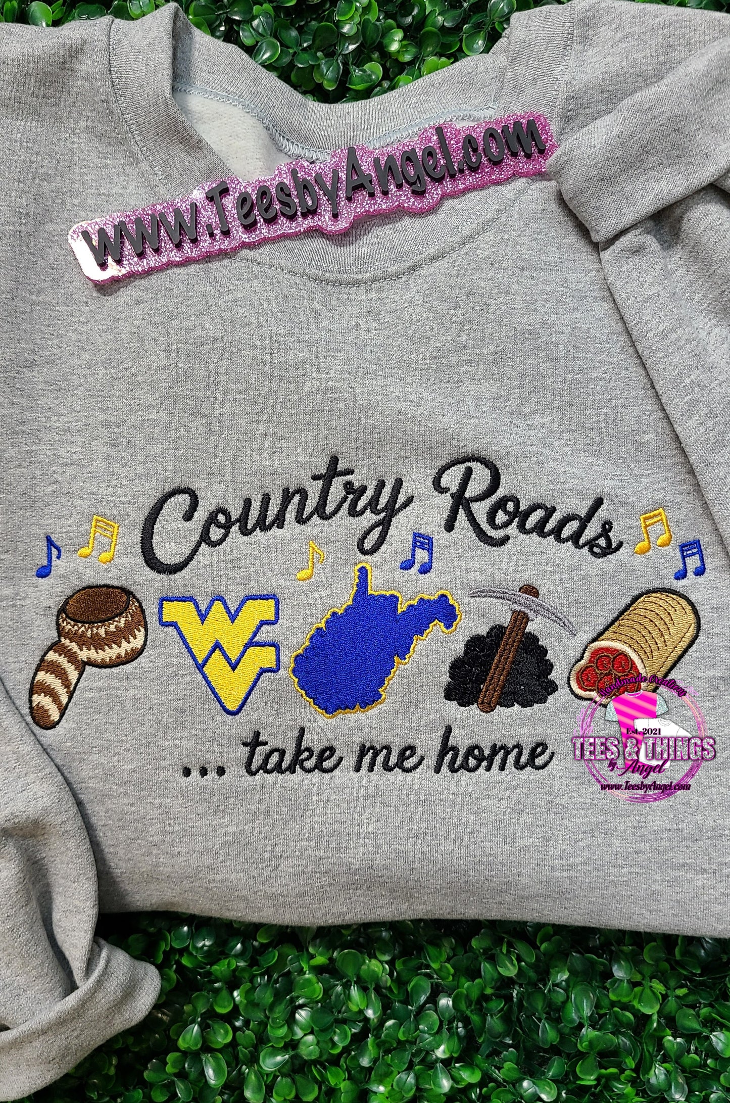 Country Roads... all things WV! 💙💛